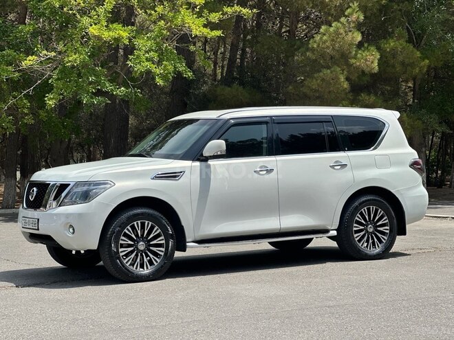 Nissan Patrol 2010, 257,000 km - 5.6 l - Sumqayıt