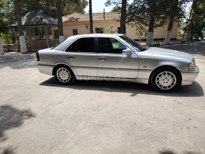 Mercedes C 200 2000, 365,000 km - 2.0 л - Bakı