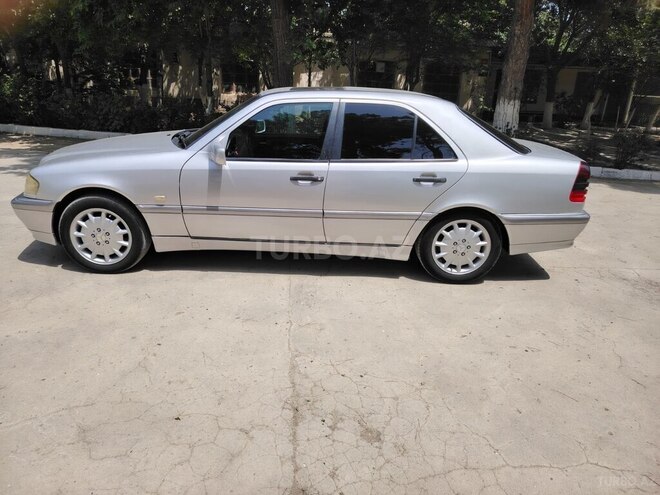 Mercedes C 200 2000, 365,000 km - 2.0 л - Bakı