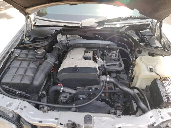 Mercedes C 200 2000, 365,000 km - 2.0 л - Bakı