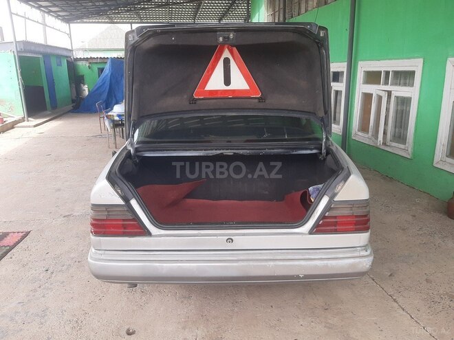 Mercedes E 200 1999, 315,000 km - 2.2 l - Cəlilabad