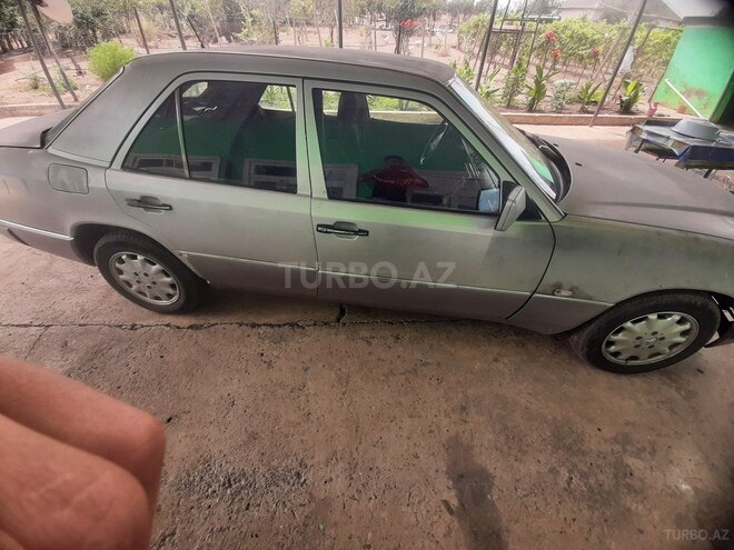 Mercedes E 200 1999, 315,000 km - 2.2 l - Cəlilabad