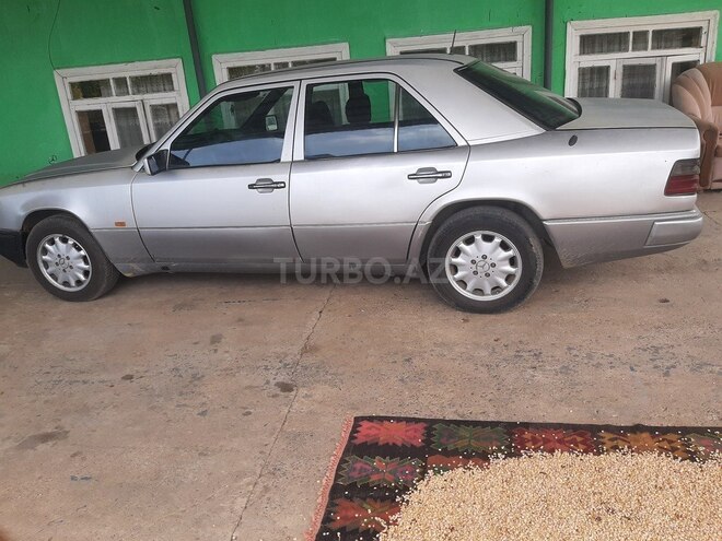 Mercedes E 200 1999, 315,000 km - 2.2 l - Cəlilabad