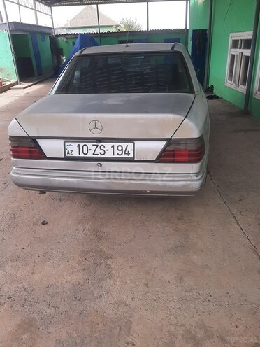 Mercedes E 200 1999, 315,000 km - 2.2 l - Cəlilabad