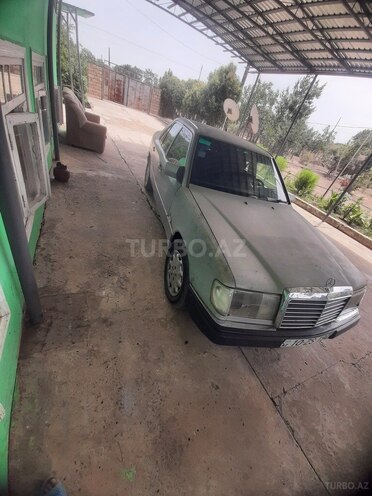 Mercedes E 200 1999, 315,000 km - 2.2 l - Cəlilabad