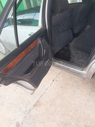 Mercedes E 200 1999, 315,000 km - 2.2 l - Cəlilabad