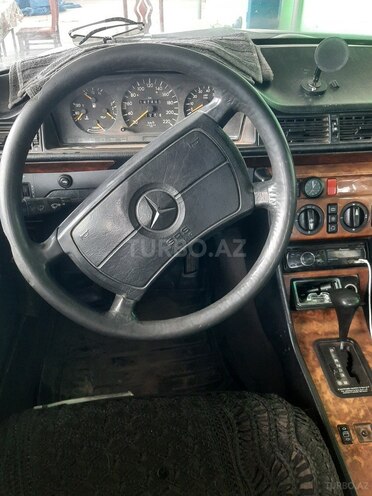 Mercedes E 200 1999, 315,000 km - 2.2 l - Cəlilabad