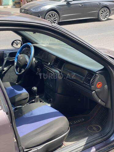 Opel Vectra 1995, 290,000 km - 1.8 л - Bakı