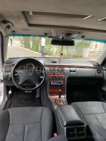 Mercedes E 270 1999, 260,000 km - 2.7 l - Sumqayıt