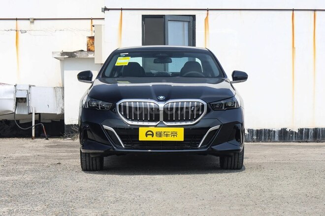 BMW i5 2025, 0 km - 0.0 l - Bakı