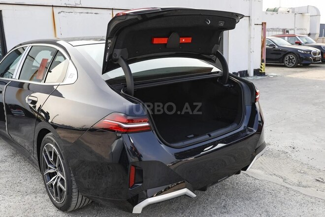 BMW i5 2025, 0 km - 0.0 l - Bakı