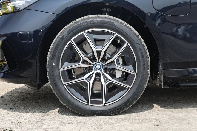 BMW i5 2025, 0 km - 0.0 l - Bakı