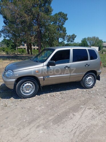 Chevrolet Niva 2007, 120,000 km - 1.7 l - Yevlax