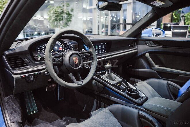 Porsche  2025, 0 km - 4.0 l - Bakı