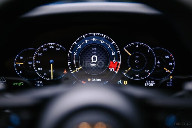Porsche  2025, 0 km - 4.0 l - Bakı