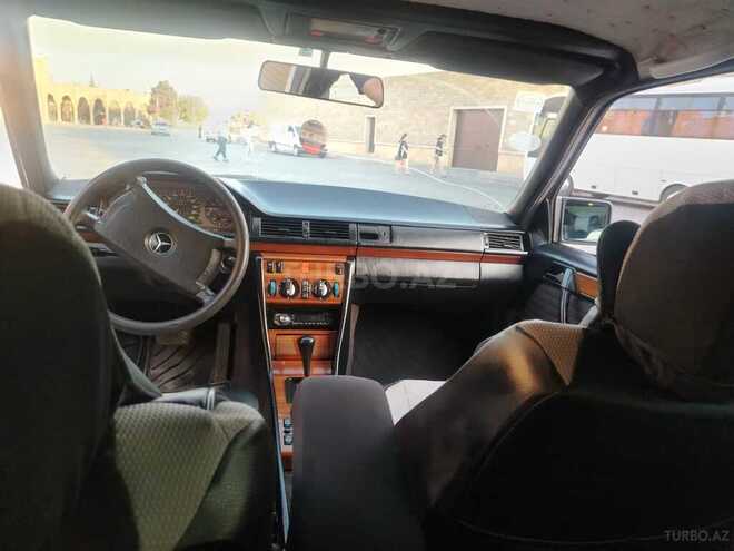 Mercedes E 230 1995, 300,000 km - 2.3 l - Bakı