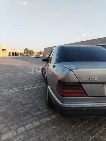 Mercedes E 230 1995, 300,000 km - 2.3 l - Bakı