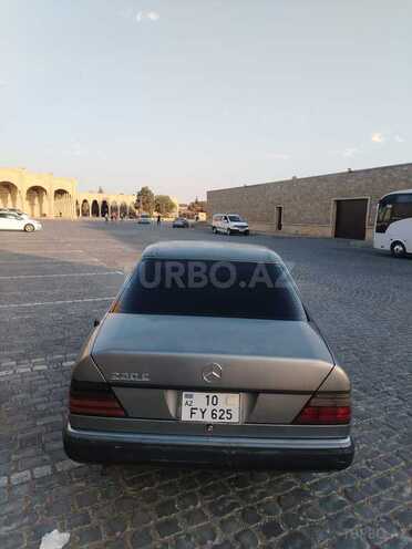 Mercedes E 230 1995, 300,000 km - 2.3 l - Bakı