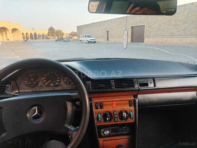 Mercedes E 230 1995, 300,000 km - 2.3 l - Bakı