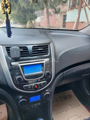 Hyundai Accent 2011, 426,000 km - 1.6 л - Bakı