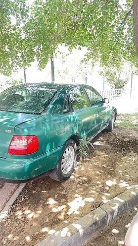 Audi A4 1998, 320,000 km - 1.6 l - Bakı