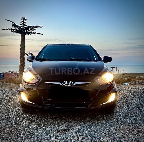 Hyundai Accent 2013, 300,000 km - 1.4 l - Bakı
