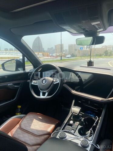 Volkswagen Touareg 2018, 52,000 km - 3.0 l - Bakı