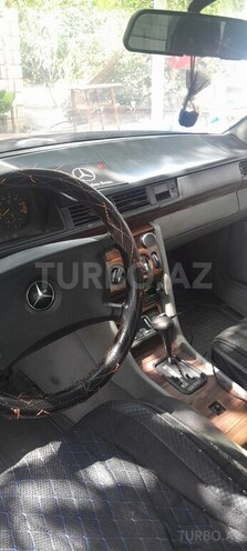 Mercedes E 200 1990, 300,000 km - 2.0 l - Mingəçevir