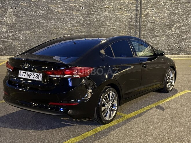 Hyundai Elantra 2018, 38,900 km - 2.0 l - Bakı