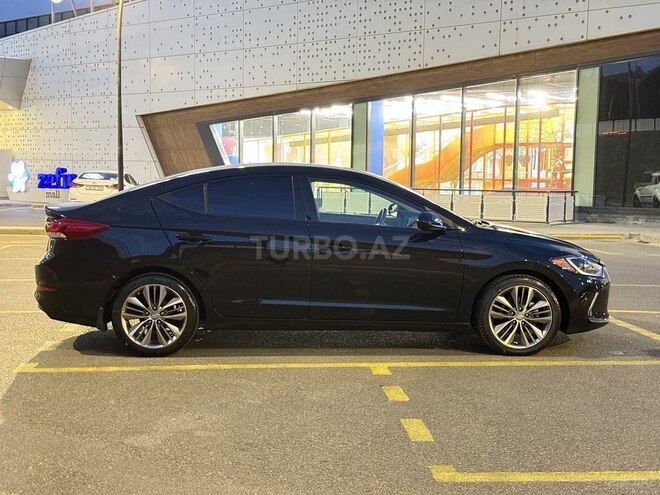 Hyundai Elantra 2018, 38,900 km - 2.0 l - Bakı