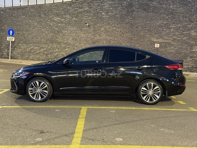 Hyundai Elantra 2018, 38,900 km - 2.0 l - Bakı