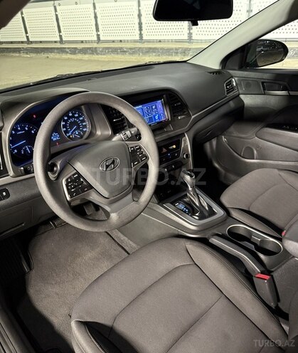 Hyundai Elantra 2018, 38,900 km - 2.0 l - Bakı