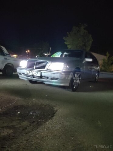 Mercedes C 240 1998, 330,000 km - 2.6 l - Lerik
