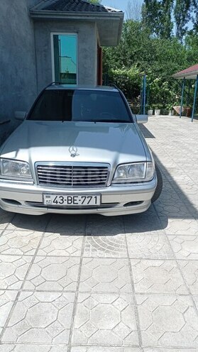 Mercedes C 240 1998, 330,000 km - 2.6 l - Lerik