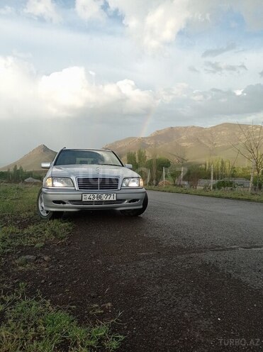 Mercedes C 240 1998, 330,000 km - 2.6 l - Lerik