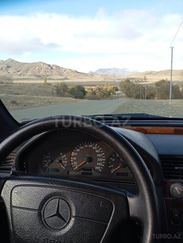 Mercedes C 240 1998, 330,000 km - 2.6 l - Lerik