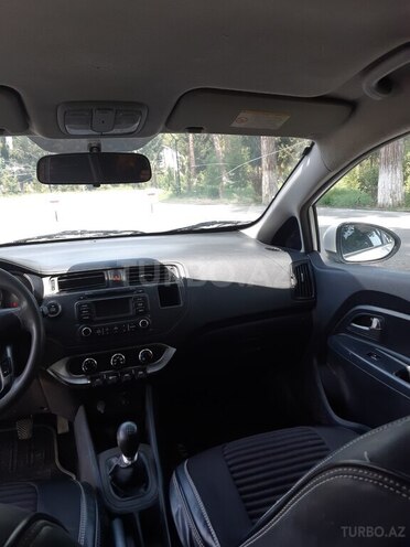 Kia Rio 2013, 250,000 km - 1.4 l - Biləsuvar
