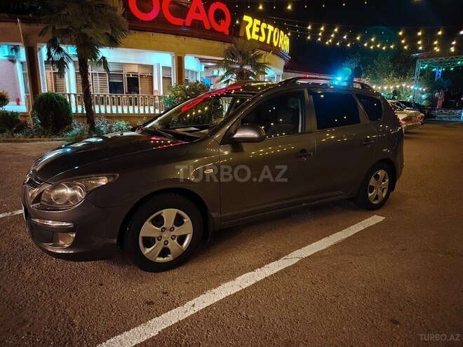 Hyundai i30 2009, 327,113 km - 1.4 л - Tovuz