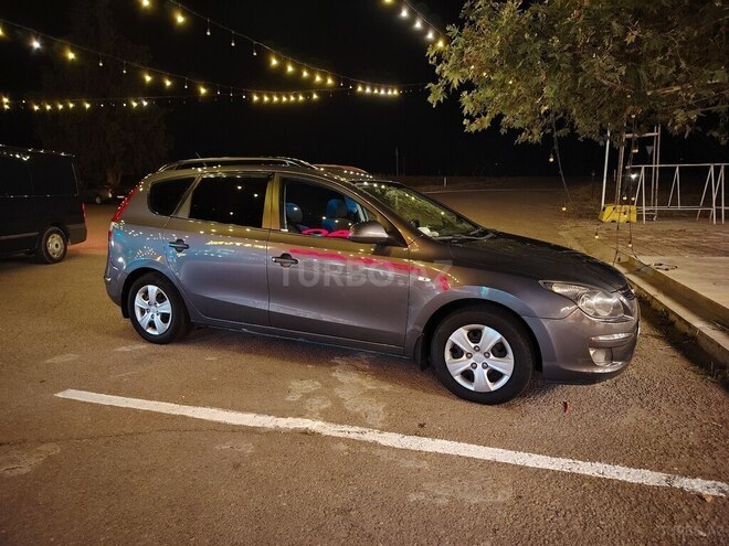 Hyundai i30 2009, 327,113 km - 1.4 л - Tovuz