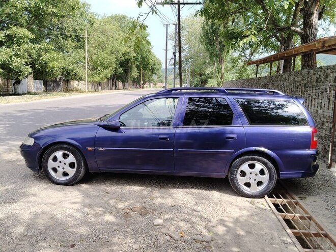 Opel Vectra 1997, 214,559 km - 1.8 л - Quba