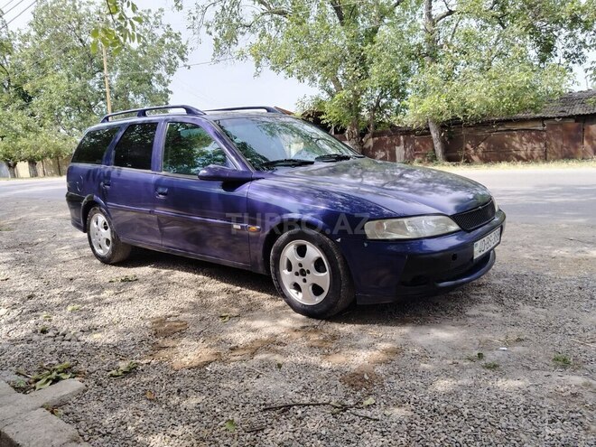 Opel Vectra 1997, 214,559 km - 1.8 л - Quba