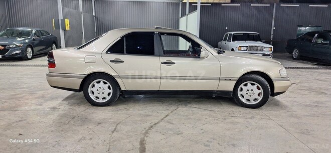 Mercedes C 180 1995, 355,800 km - 1.8 л - Şəmkir
