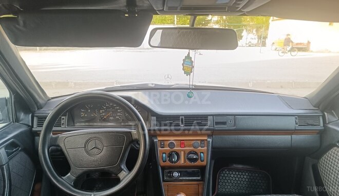 Mercedes E 250 1993, 450,000 km - 2.5 l - Bakı