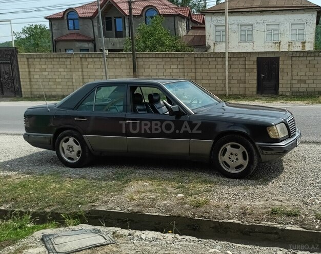 Mercedes E 250 1994, 255,559 km - 2.5 л - Quba