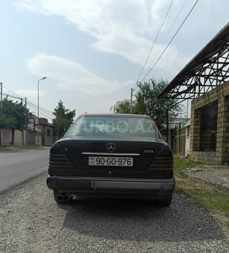 Mercedes E 250 1994, 255,559 km - 2.5 л - Quba