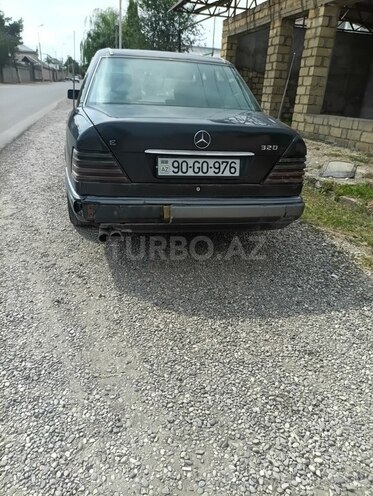 Mercedes E 250 1994, 255,559 km - 2.5 л - Quba
