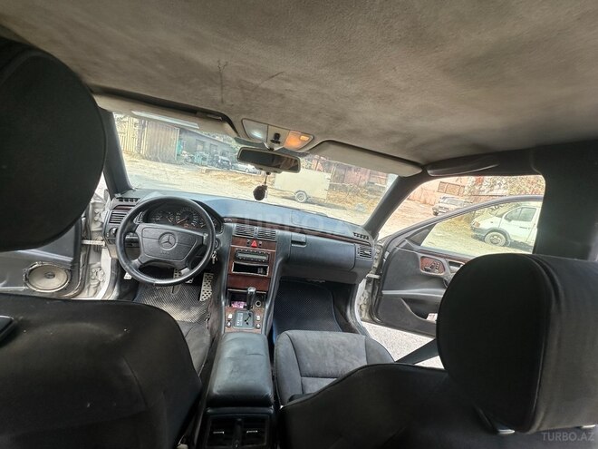 Mercedes E 320 1996, 300,000 km - 3.2 l - Bakı