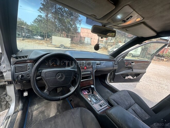 Mercedes E 320 1996, 300,000 km - 3.2 l - Bakı