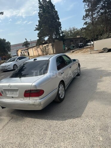 Mercedes E 320 1996, 300,000 km - 3.2 l - Bakı