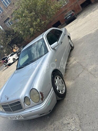 Mercedes E 320 1996, 300,000 km - 3.2 l - Bakı